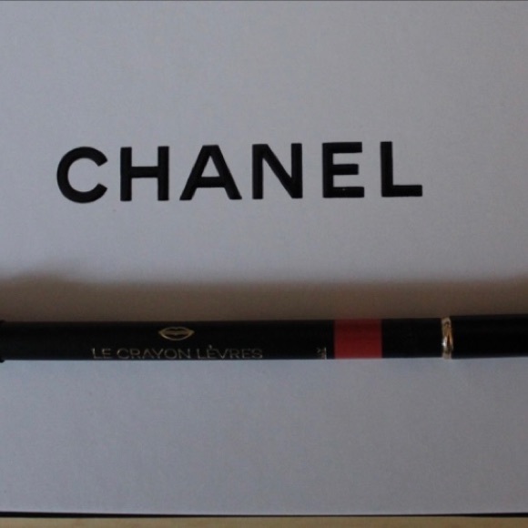 Chanel 0.04 OZ. 196 - ROSE POUDRÉ
LE CRAYON LÈVRES
LONGWEAR LIP PEN - Picture 2 of 4